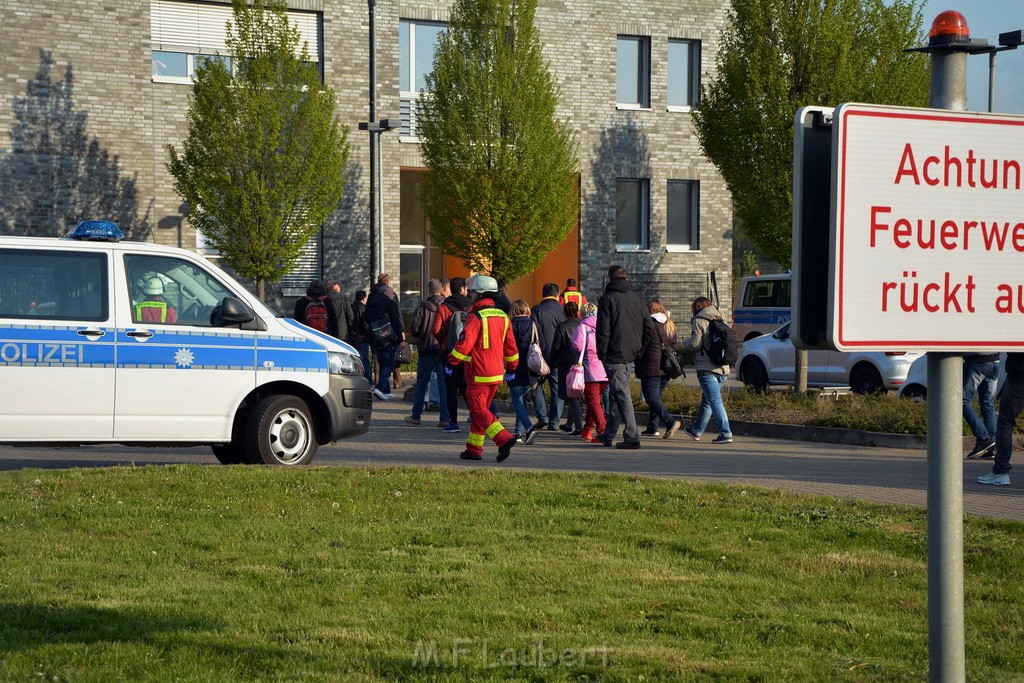 Schwerer VU LKW Zug Bergheim Kenten Koelnerstr P024.JPG